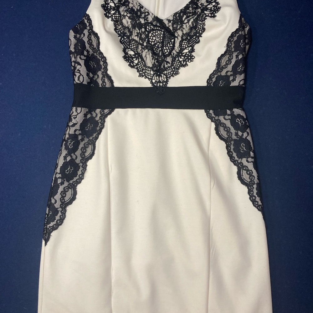 Jennifer Lopez Cream Sheath Mini Dress V-Neck Sleeveless